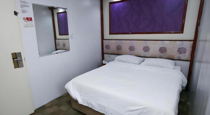 Hotel 165